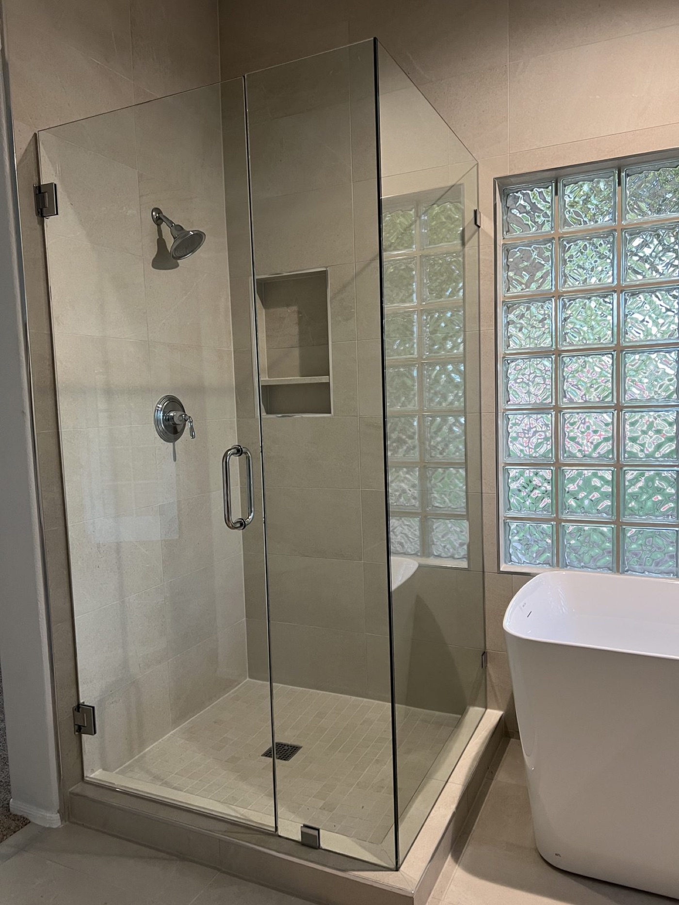 Frameless Glass Shower Enclosures by Level Up Tile in Peoria & Scottsdale AZ