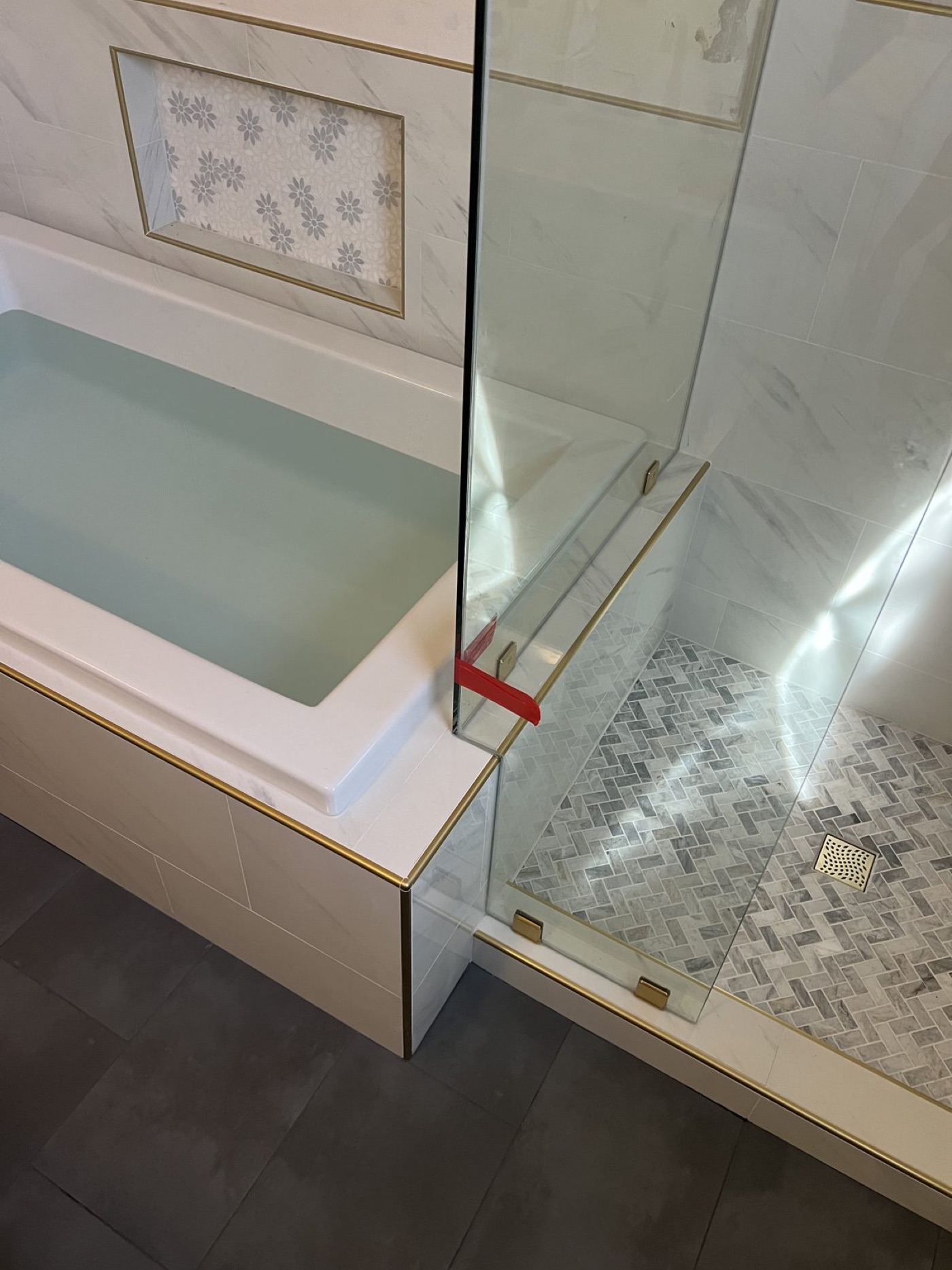 Tub / Shower Combo Glass Enclosures by Level Up Tile in Peoria & Scottsdale AZ
