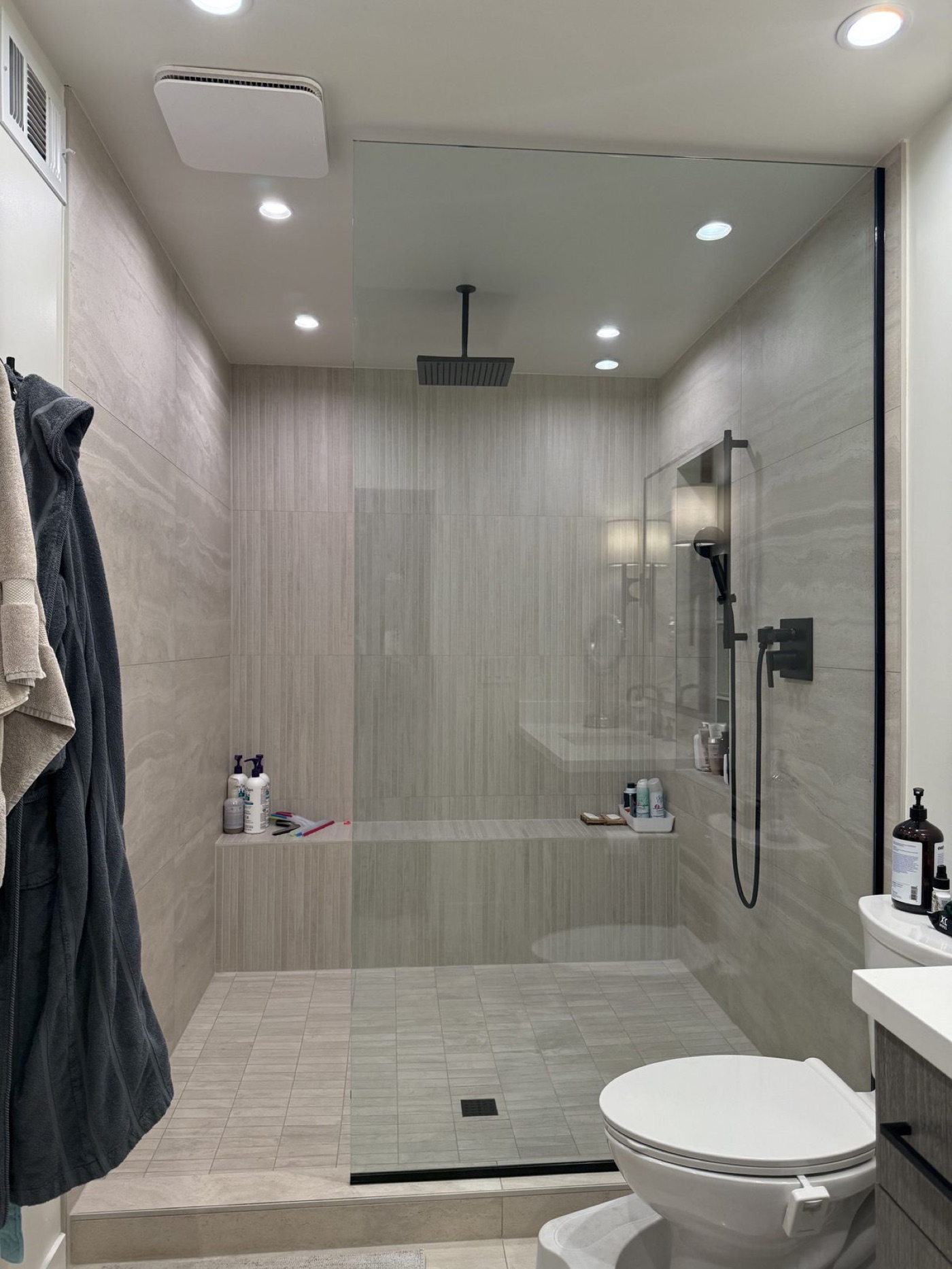 Walk-In Showers & Fixed Glass Panels by Level Up Tile in Peoria & Scottsdale AZ